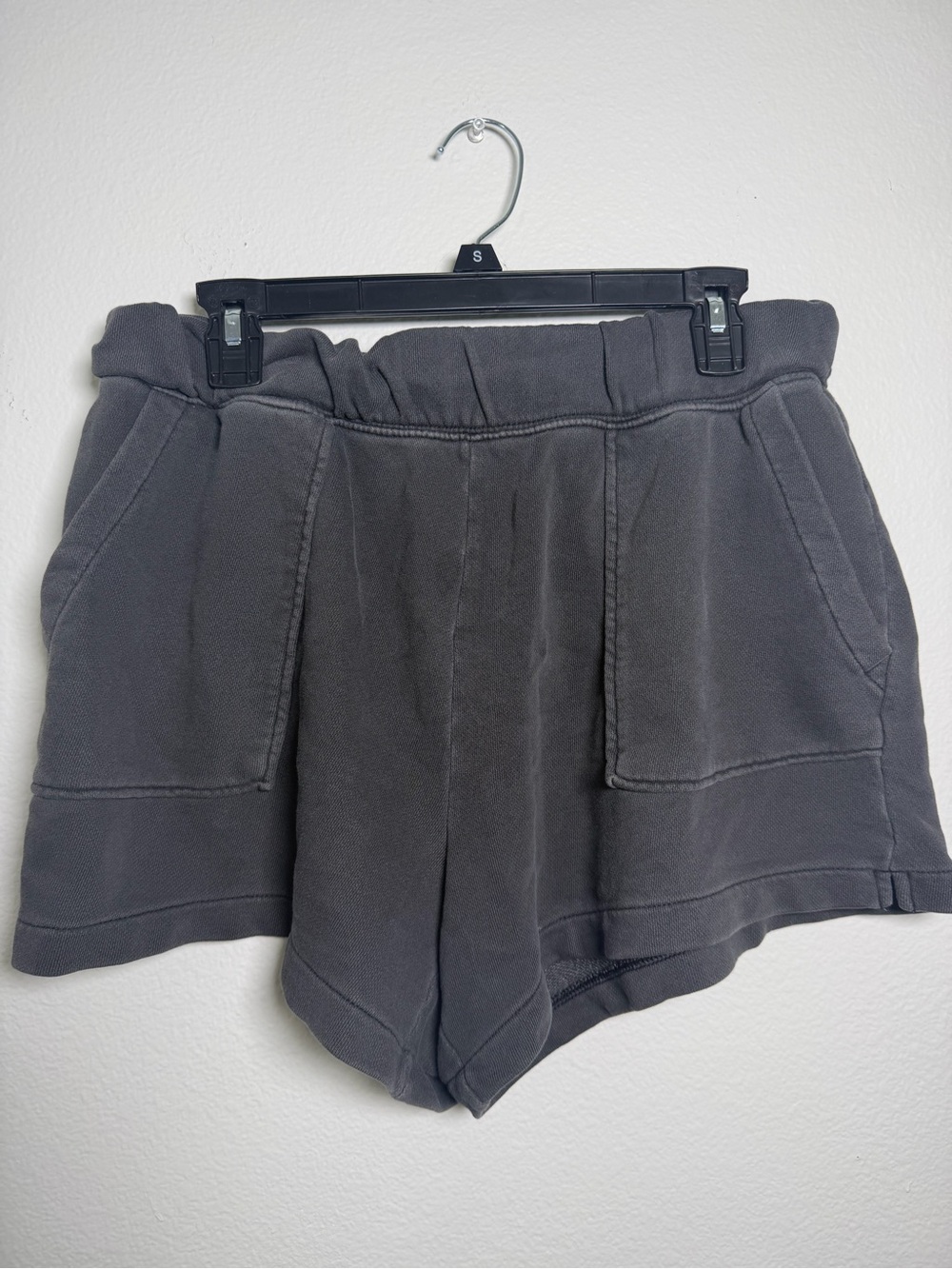 aerie go-to shorts Black Pull-On Athletic Shorts with Front Patch Pockets Size L - Picture 2 of 8